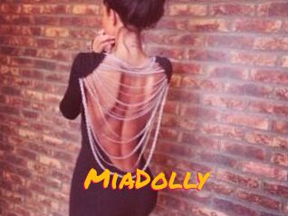Mia_Dolly