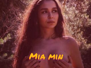Mia_min